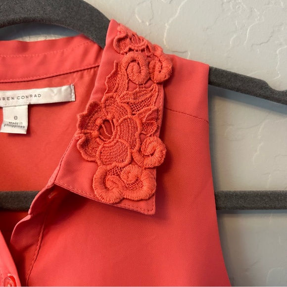 ⭐️LC Lauren Conrad salmon coral color sleeveless dress with lace collar size 0 - Picture 4 of 16